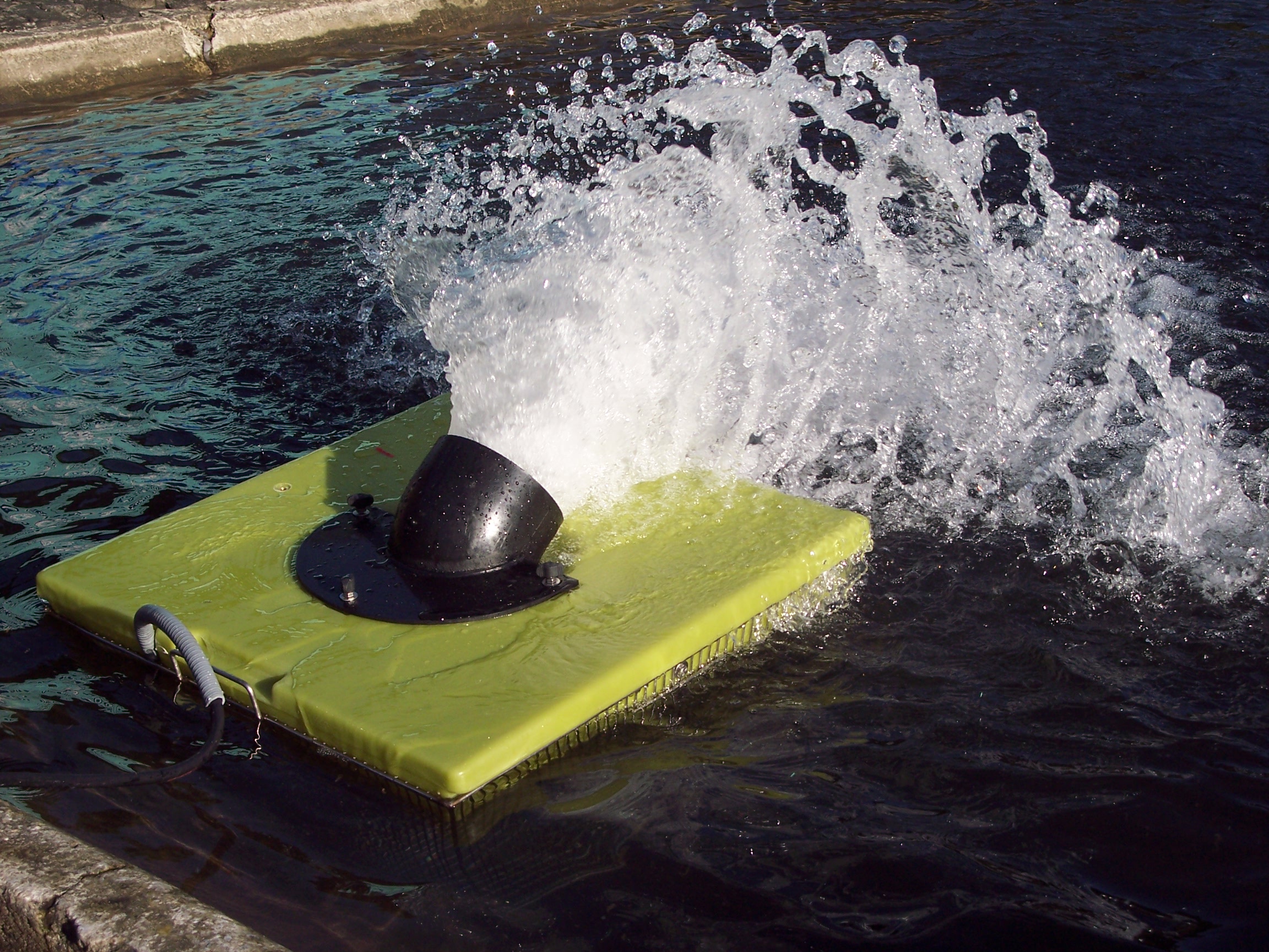 Capot d'éjection Aqua-Hobby avec moteur immergé